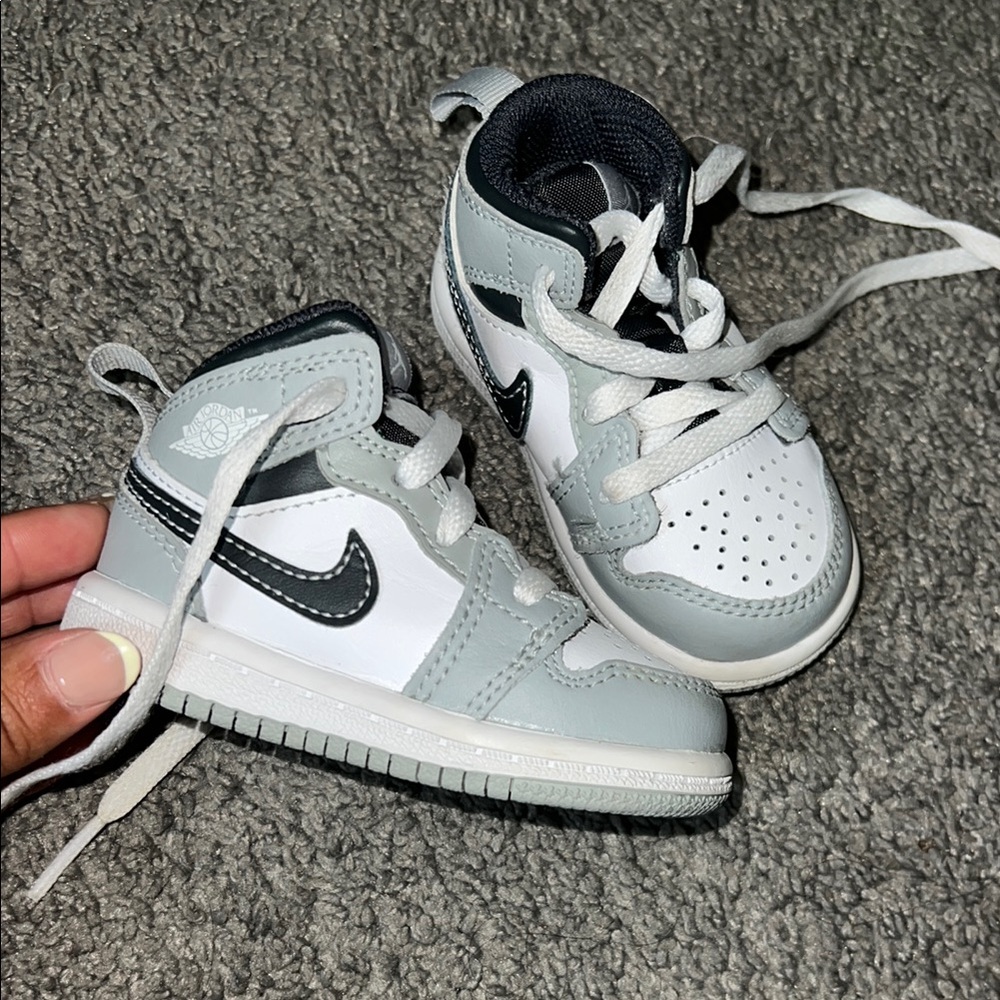 Nike Gray and White Sneakers High-Top Jordan’s
